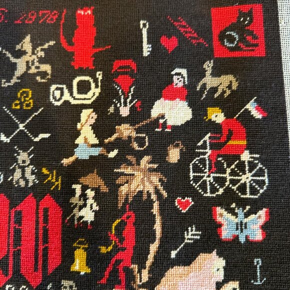 Rare Vintage 1979 Needlepoint Finished - Picture 5 of 8